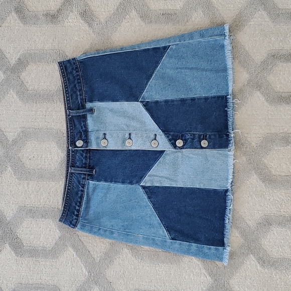 AEO Hi Rise Festival Patchwork Denim Skirt - Picture 9 of 9